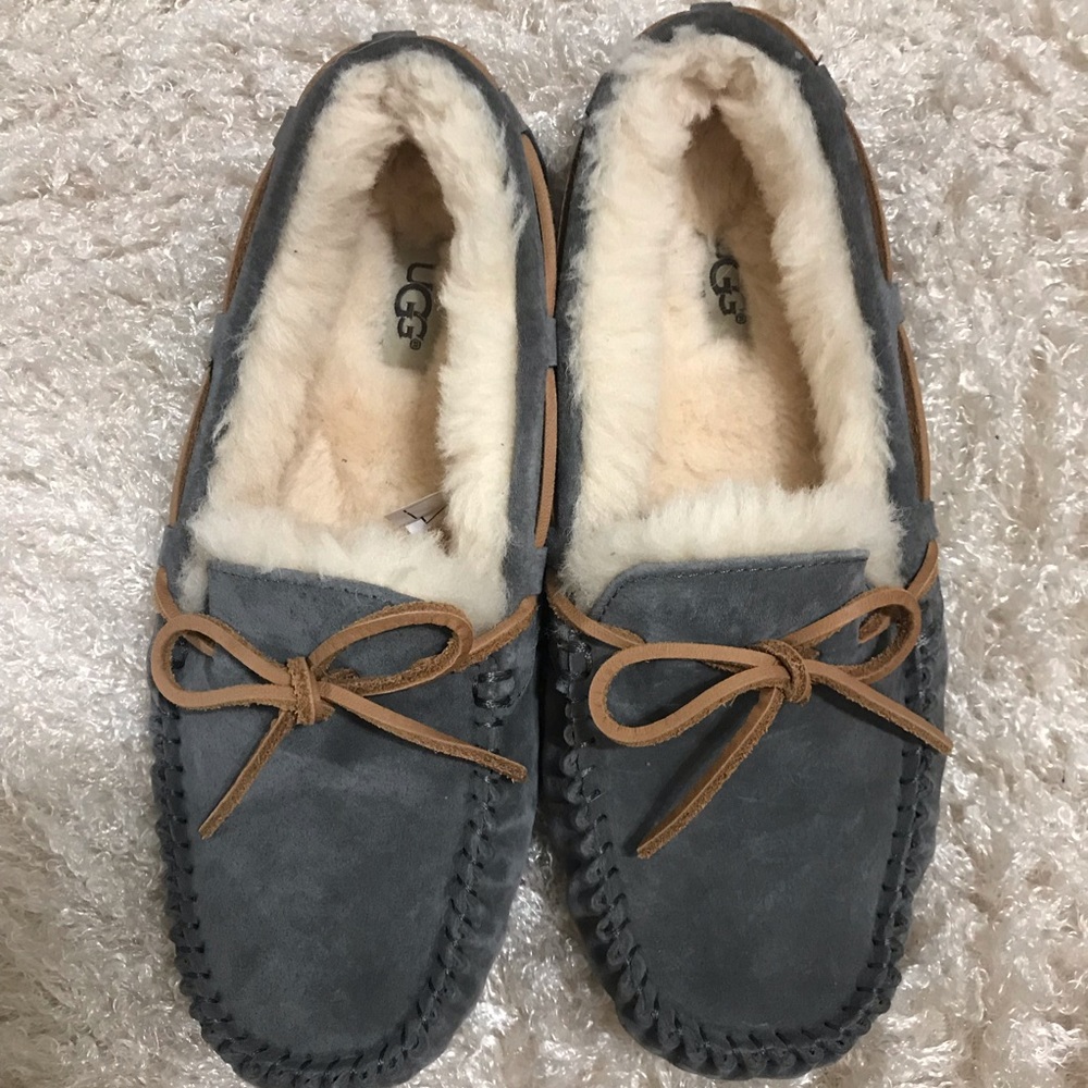NNOB UGG Gray Suede Moccasins - Picture 1 of 8